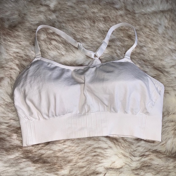 5 Different Sports Bras! All for $25 - Picture 5 of 16